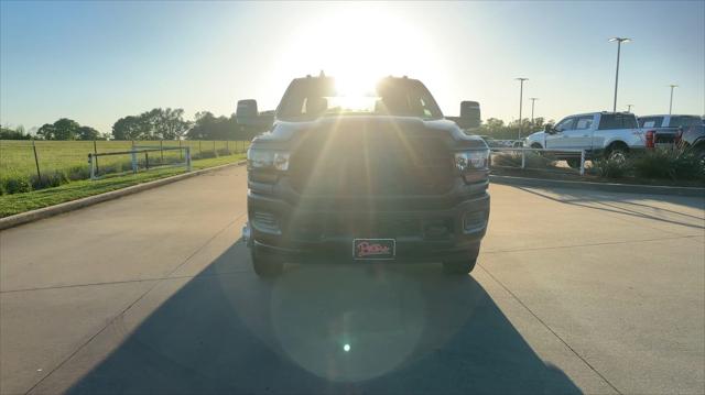 2024 RAM 3500 Tradesman Crew Cab 4x4 8 Box