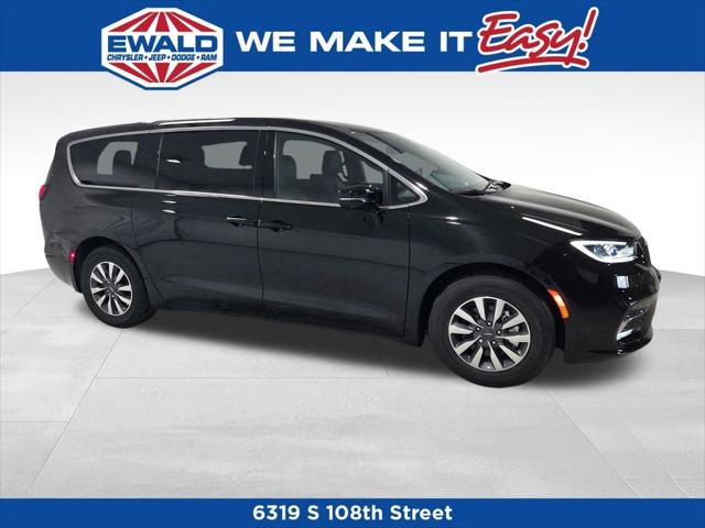 2025 Chrysler Pacifica Hybrid PACIFICA PLUG-IN HYBRID SELECT