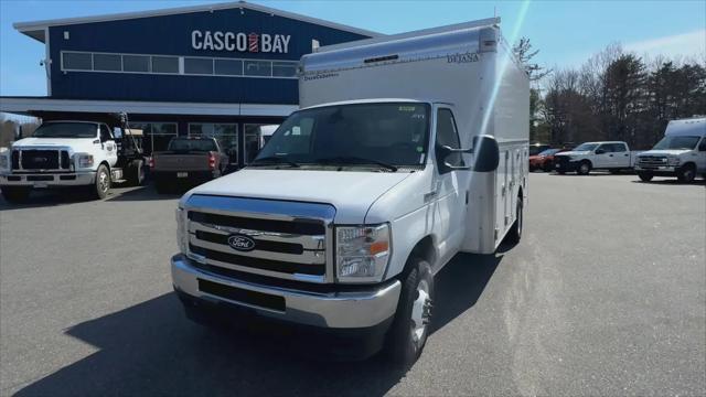 2026 Ford E-450 Cutaway E-Series Cutaway