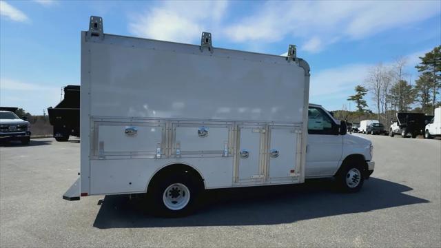 2026 Ford E-450 Cutaway E-Series Cutaway