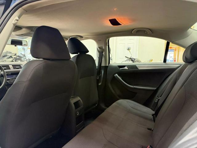 2015 Volkswagen Jetta 1.8T SE