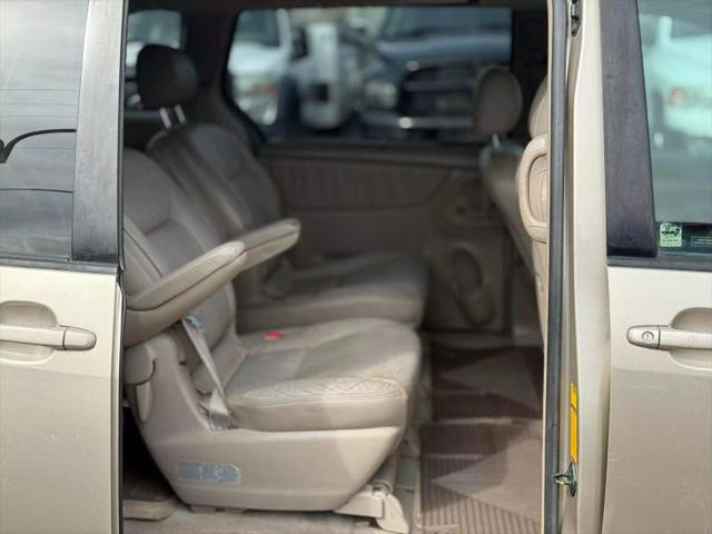 2004 Toyota Sienna XLE