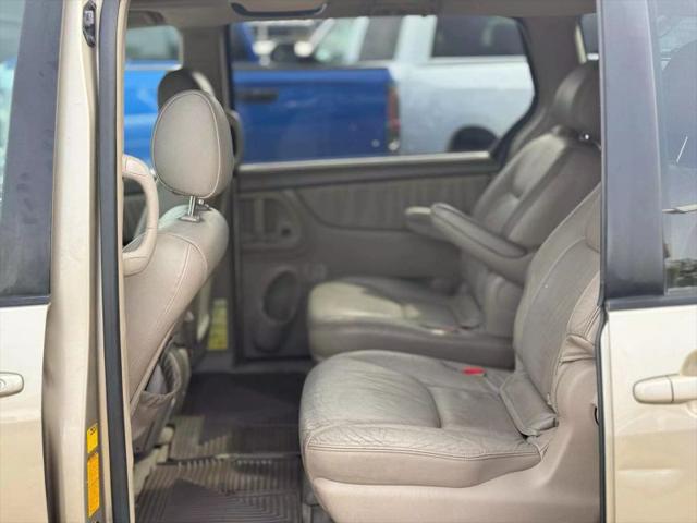 2004 Toyota Sienna XLE