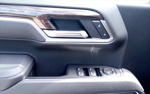 2025 GMC Sierra 1500 4WD Crew Cab Short Box Elevation with 3SB