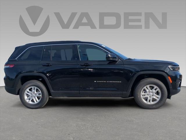 2025 Jeep Grand Cherokee GRAND CHEROKEE LAREDO 4X4
