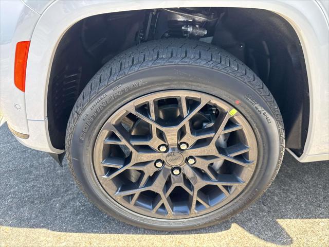 2025 Jeep Grand Cherokee GRAND CHEROKEE L SUMMIT 4X4