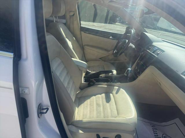 2014 Volkswagen Passat 3.6L V6 SEL Premium