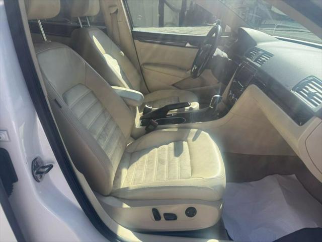 2014 Volkswagen Passat 3.6L V6 SEL Premium