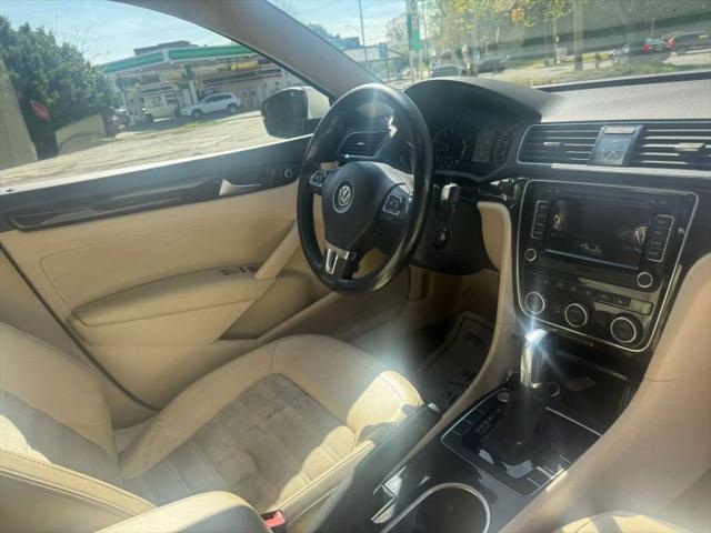2014 Volkswagen Passat 3.6L V6 SEL Premium
