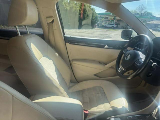 2014 Volkswagen Passat 3.6L V6 SEL Premium