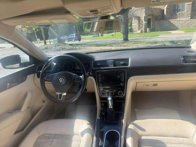 2014 Volkswagen Passat 3.6L V6 SEL Premium