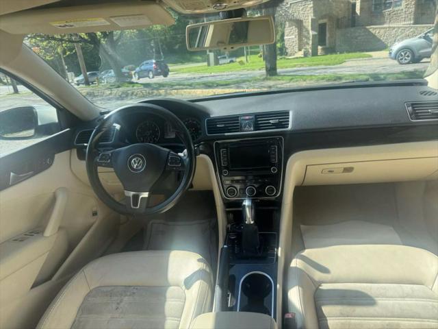 2014 Volkswagen Passat 3.6L V6 SEL Premium