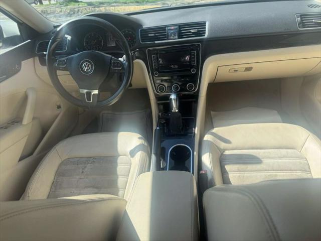 2014 Volkswagen Passat 3.6L V6 SEL Premium