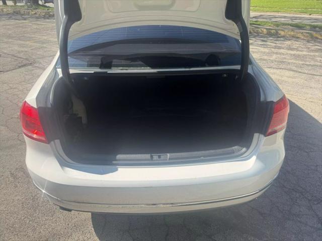 2014 Volkswagen Passat 3.6L V6 SEL Premium