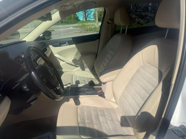 2014 Volkswagen Passat 3.6L V6 SEL Premium