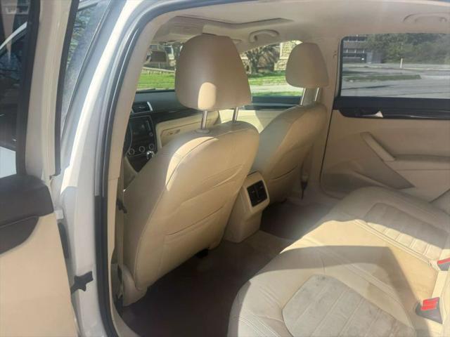 2014 Volkswagen Passat 3.6L V6 SEL Premium