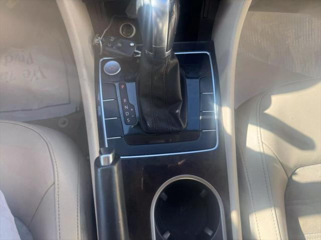 2014 Volkswagen Passat 3.6L V6 SEL Premium