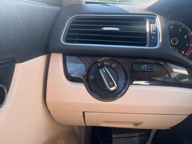 2014 Volkswagen Passat 3.6L V6 SEL Premium