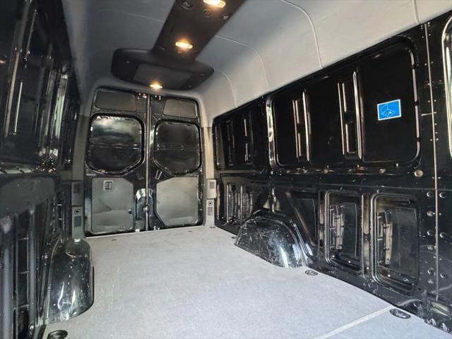 2023 Mercedes-Benz Sprinter 2500 High Roof 4-Cyl Diesel HO