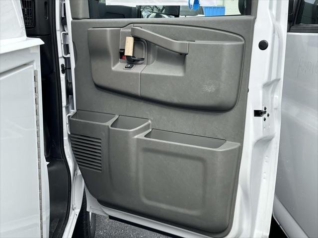 2024 Chevrolet Express Cutaway Work Van