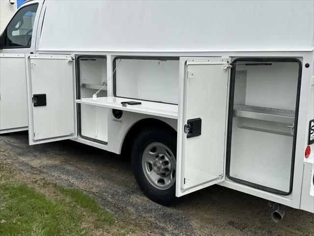 2024 Chevrolet Express Cutaway Work Van