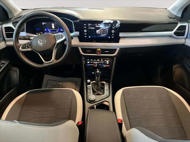 2025 Volkswagen Taos 1.5T SE