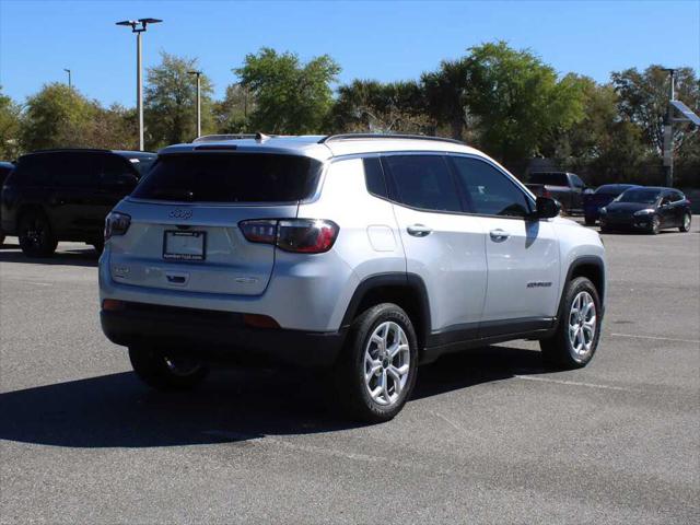 2025 Jeep Compass COMPASS LATITUDE 4X4