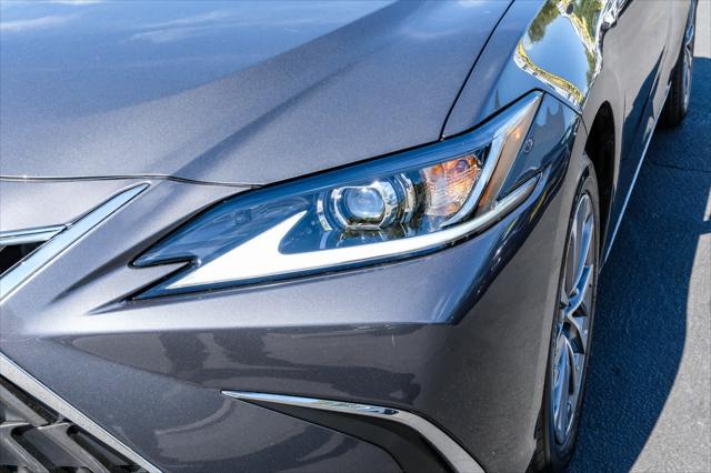 2025 Lexus ES 350 Unknown