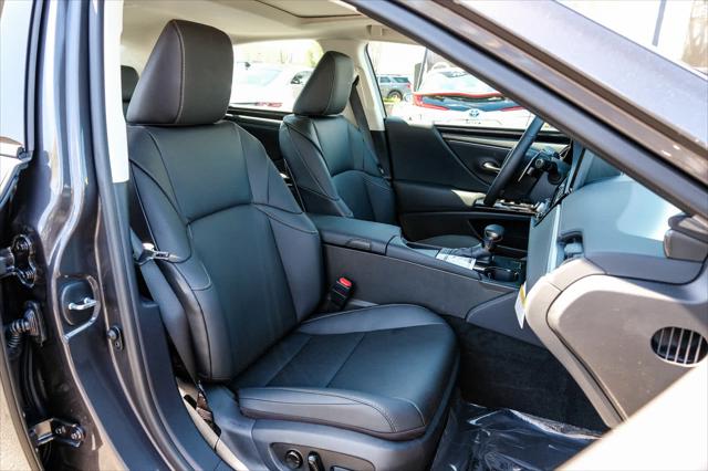 2025 Lexus ES 350 Unknown