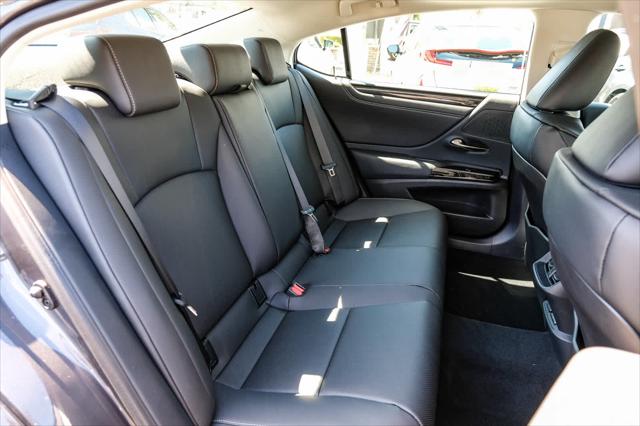 2025 Lexus ES 350 Unknown