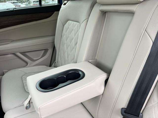 2025 Volkswagen Atlas 2.0T SEL Premium R-Line