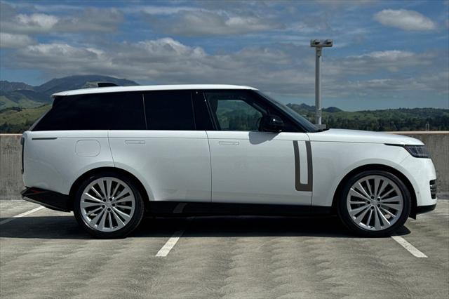 2025 Land Rover Range Rover P530 SE