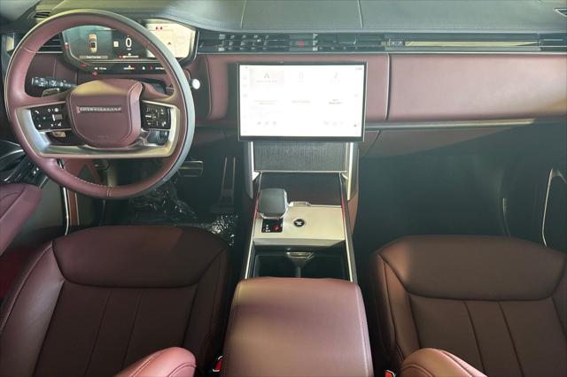 2025 Land Rover Range Rover P530 SE