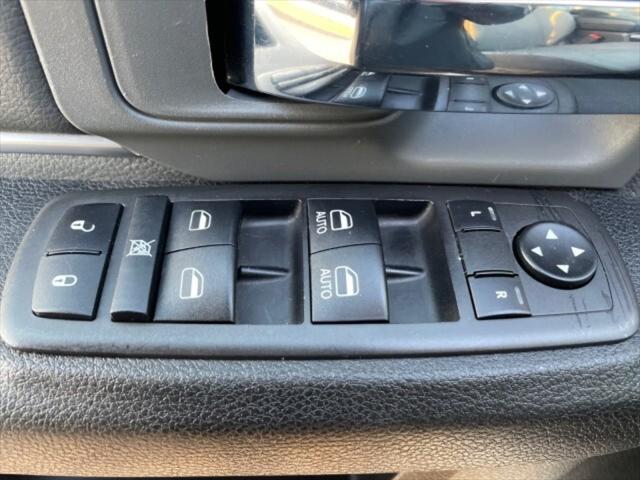 2023 Ram 1500 Classic SLT Crew Cab 4x4 5'7" Box