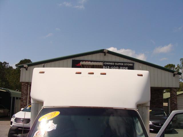 2007 Ford E-450 Cutaway E-450