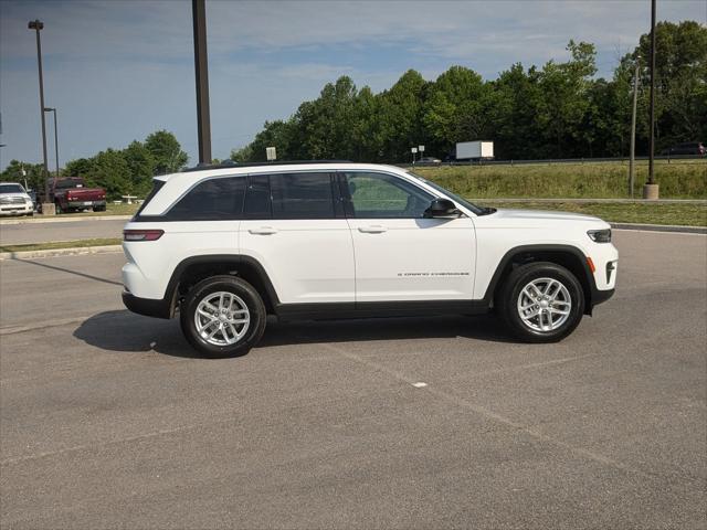 2025 Jeep Grand Cherokee GRAND CHEROKEE LAREDO X 4X4