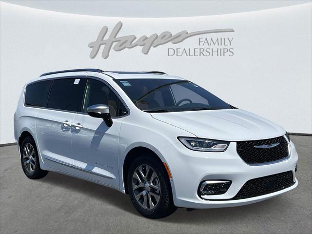 2025 Chrysler Pacifica Hybrid PACIFICA PLUG-IN HYBRID PINNACLE