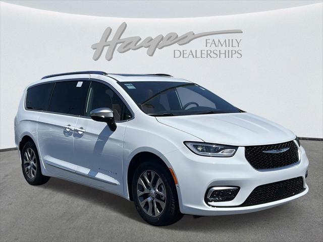 2025 Chrysler Pacifica Hybrid PACIFICA PLUG-IN HYBRID PINNACLE