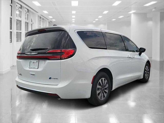 2025 Chrysler Pacifica Hybrid PACIFICA PLUG-IN HYBRID SELECT