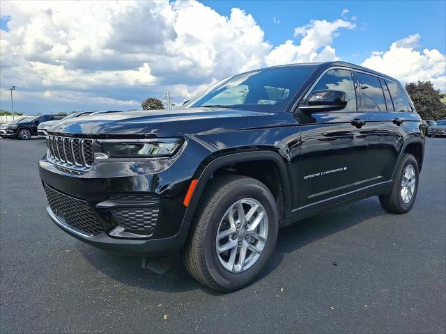 2025 Jeep Grand Cherokee GRAND CHEROKEE LAREDO X 4X4
