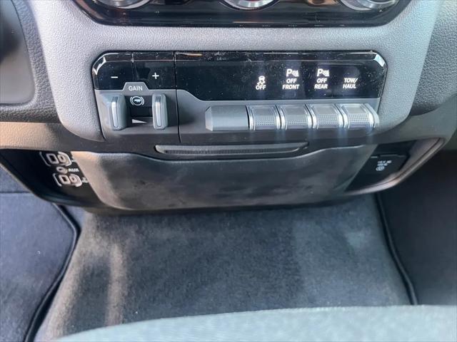 2025 Ram 1500 Big Horn Crew Cab 4x4 57 Box