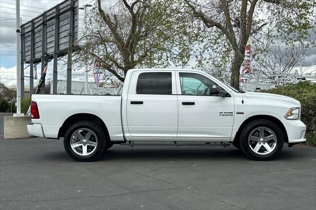 2017 RAM 1500 Express Crew Cab 4x2 57 Box