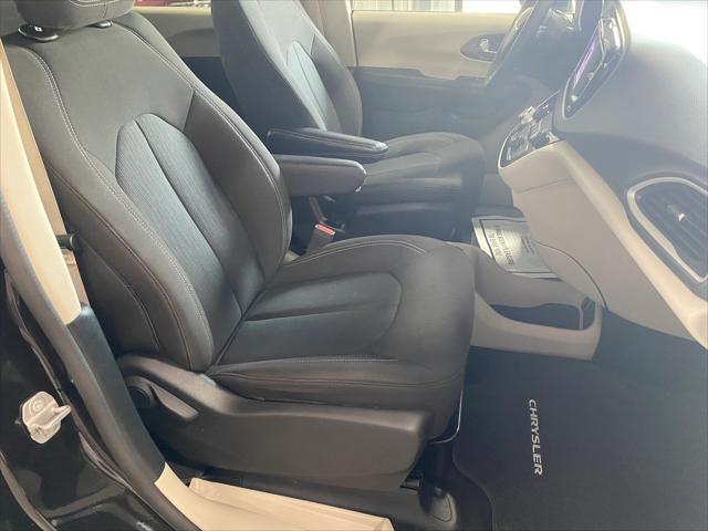 2022 Chrysler Voyager LX 2022 Chrysler Voyager LX