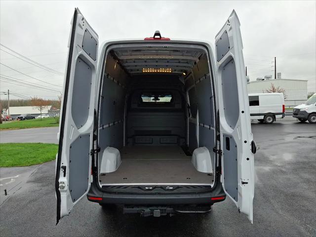 2025 Mercedes-Benz Sprinter 2500 Standard Roof 4-Cyl Diesel HO