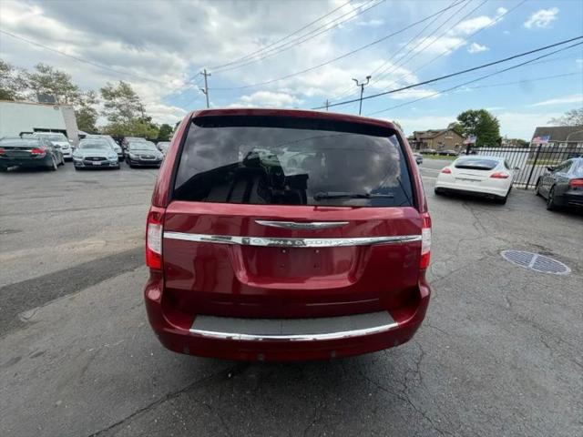 2011 Chrysler Town & Country Touring-L