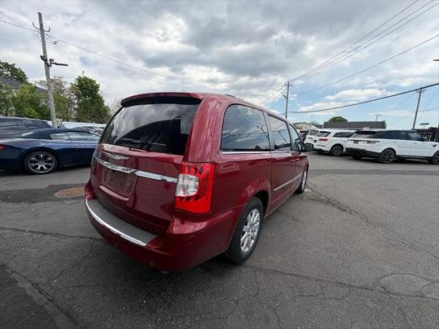 2011 Chrysler Town & Country Touring-L