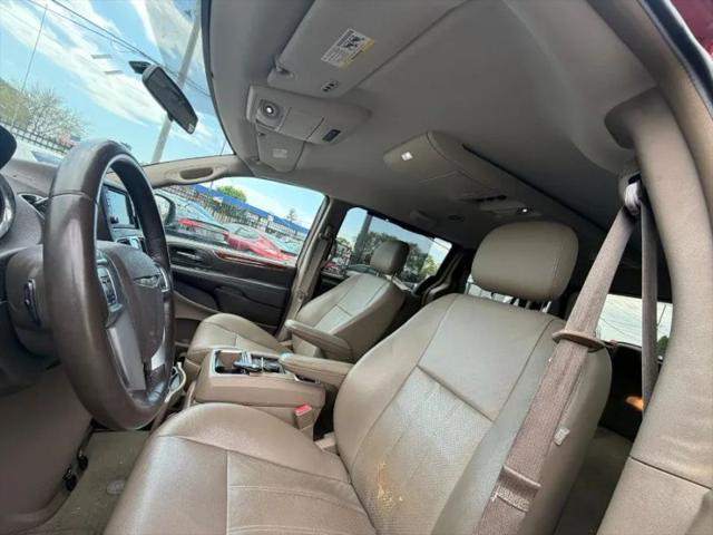 2011 Chrysler Town & Country Touring-L