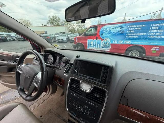 2011 Chrysler Town & Country Touring-L