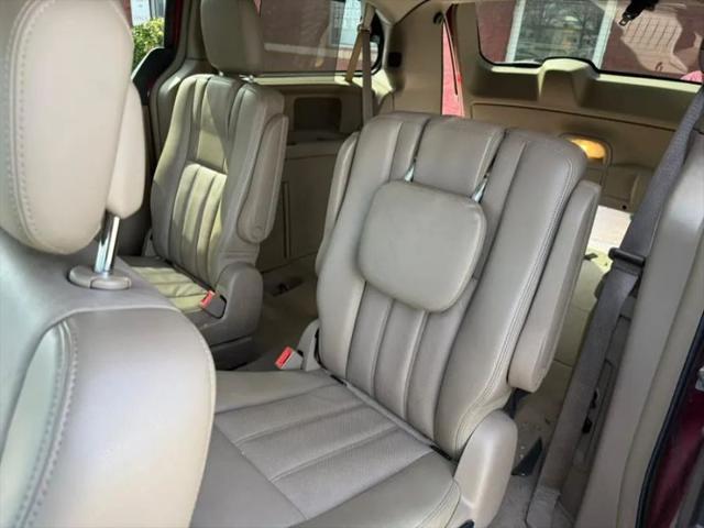 2011 Chrysler Town & Country Touring-L