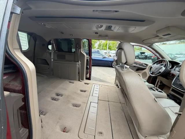 2011 Chrysler Town & Country Touring-L